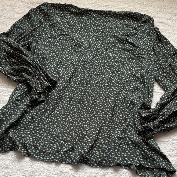 Dark Green Leopard 🐆 Women's Top - Picture 8 of 8